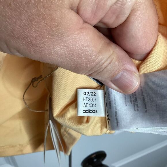 NWT Ladies Adidas Open Back Styling" Short sleeved cropped tee shirt - Picture 6 of 8